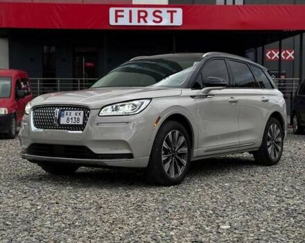 Серый Линкольн Corsair, объемом двигателя 2 л и пробегом 38 тыс. км за 30900 $, фото 2 на Automoto.ua