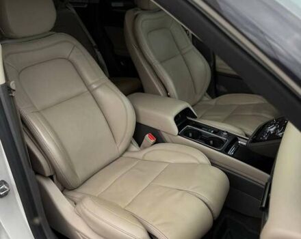 Серый Линкольн Corsair, объемом двигателя 2 л и пробегом 38 тыс. км за 30900 $, фото 10 на Automoto.ua