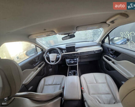 Синий Линкольн Corsair, объемом двигателя 2 л и пробегом 238 тыс. км за 16500 $, фото 6 на Automoto.ua