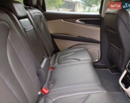 Белый Линкольн Nautilus, объемом двигателя 2 л и пробегом 113 тыс. км за 24000 $, фото 4 на Automoto.ua