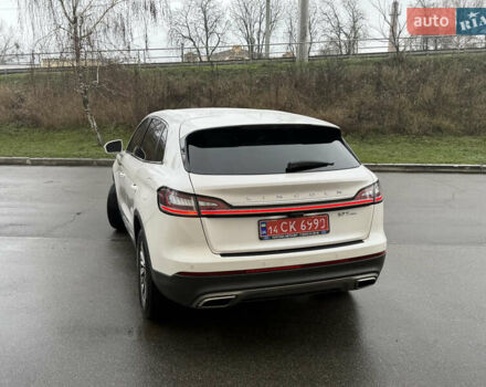 Белый Линкольн Nautilus, объемом двигателя 2.69 л и пробегом 104 тыс. км за 22000 $, фото 7 на Automoto.ua