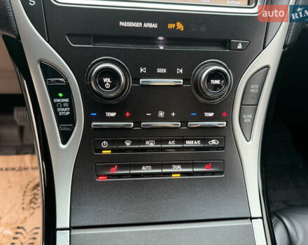 Белый Линкольн Nautilus, объемом двигателя 2.69 л и пробегом 104 тыс. км за 22000 $, фото 46 на Automoto.ua