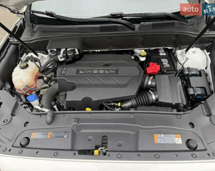 Белый Линкольн Nautilus, объемом двигателя 2.69 л и пробегом 104 тыс. км за 22000 $, фото 51 на Automoto.ua