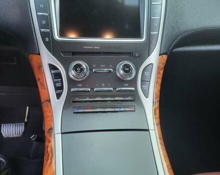 Белый Линкольн Nautilus, объемом двигателя 2 л и пробегом 72 тыс. км за 25000 $, фото 25 на Automoto.ua