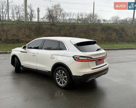 Белый Линкольн Nautilus, объемом двигателя 2.69 л и пробегом 104 тыс. км за 22000 $, фото 6 на Automoto.ua