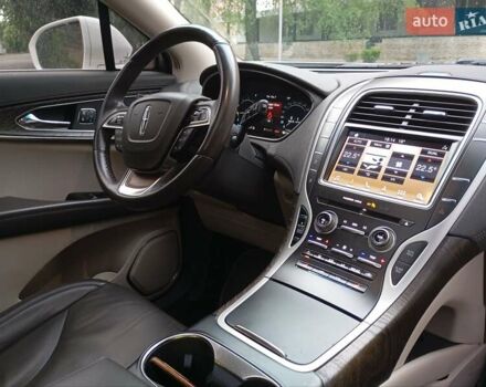 Белый Линкольн Nautilus, объемом двигателя 2 л и пробегом 113 тыс. км за 24000 $, фото 5 на Automoto.ua