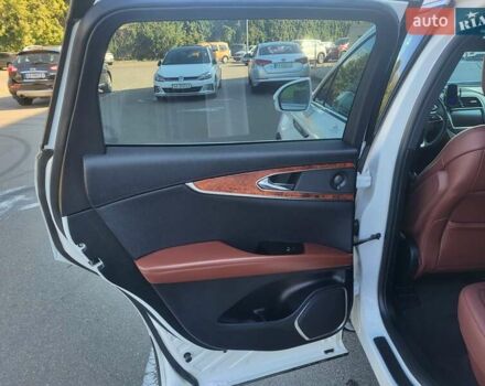 Белый Линкольн Nautilus, объемом двигателя 2 л и пробегом 72 тыс. км за 25000 $, фото 17 на Automoto.ua