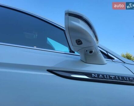 Белый Линкольн Nautilus, объемом двигателя 2 л и пробегом 72 тыс. км за 25000 $, фото 7 на Automoto.ua