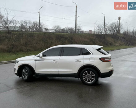 Белый Линкольн Nautilus, объемом двигателя 2.69 л и пробегом 104 тыс. км за 22000 $, фото 5 на Automoto.ua