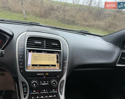 Белый Линкольн Nautilus, объемом двигателя 2.69 л и пробегом 104 тыс. км за 22000 $, фото 47 на Automoto.ua