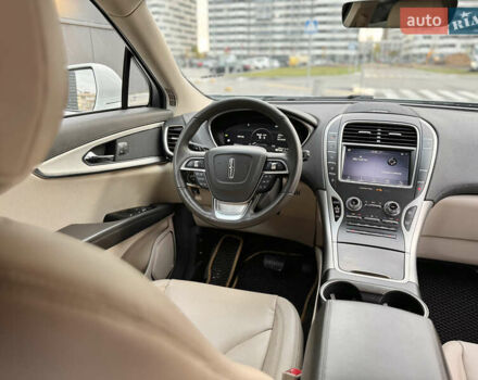 Белый Линкольн Nautilus, объемом двигателя 2 л и пробегом 35 тыс. км за 21500 $, фото 35 на Automoto.ua