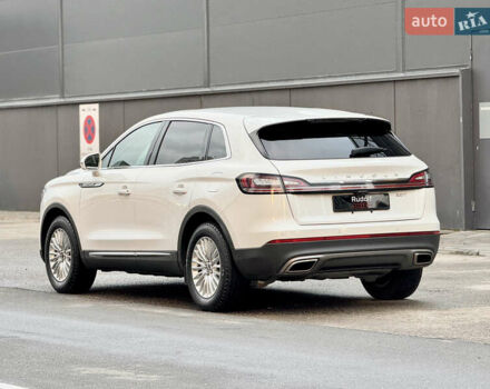 Белый Линкольн Nautilus, объемом двигателя 2 л и пробегом 35 тыс. км за 21500 $, фото 9 на Automoto.ua