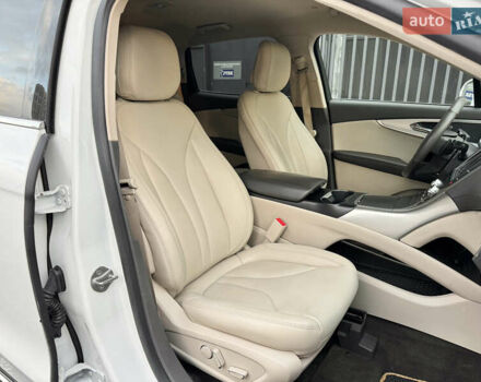 Белый Линкольн Nautilus, объемом двигателя 2 л и пробегом 35 тыс. км за 21500 $, фото 28 на Automoto.ua