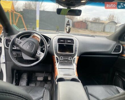 Белый Линкольн Nautilus, объемом двигателя 2 л и пробегом 160 тыс. км за 19999 $, фото 23 на Automoto.ua