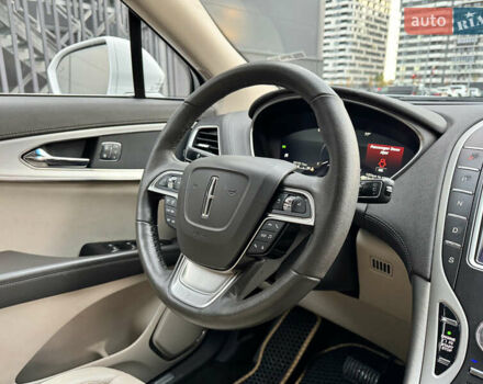 Белый Линкольн Nautilus, объемом двигателя 2 л и пробегом 35 тыс. км за 21500 $, фото 25 на Automoto.ua