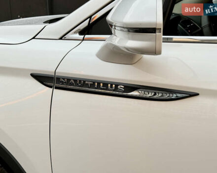 Белый Линкольн Nautilus, объемом двигателя 2 л и пробегом 35 тыс. км за 21500 $, фото 20 на Automoto.ua
