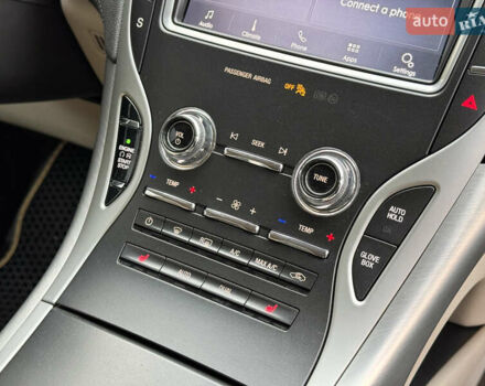 Белый Линкольн Nautilus, объемом двигателя 2 л и пробегом 35 тыс. км за 21500 $, фото 27 на Automoto.ua