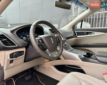 Белый Линкольн Nautilus, объемом двигателя 2 л и пробегом 35 тыс. км за 21500 $, фото 42 на Automoto.ua