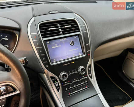 Белый Линкольн Nautilus, объемом двигателя 2 л и пробегом 35 тыс. км за 21500 $, фото 52 на Automoto.ua