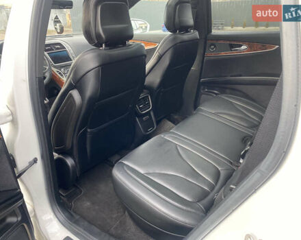 Белый Линкольн Nautilus, объемом двигателя 2 л и пробегом 160 тыс. км за 19999 $, фото 24 на Automoto.ua