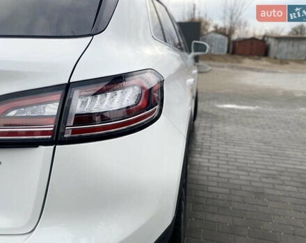 Белый Линкольн Nautilus, объемом двигателя 2 л и пробегом 160 тыс. км за 19999 $, фото 16 на Automoto.ua