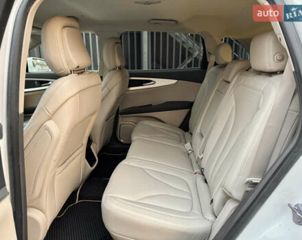 Белый Линкольн Nautilus, объемом двигателя 2 л и пробегом 35 тыс. км за 21500 $, фото 46 на Automoto.ua