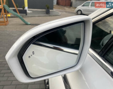 Белый Линкольн Nautilus, объемом двигателя 2 л и пробегом 160 тыс. км за 19999 $, фото 10 на Automoto.ua