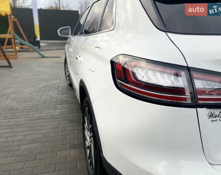 Белый Линкольн Nautilus, объемом двигателя 2 л и пробегом 160 тыс. км за 19999 $, фото 12 на Automoto.ua