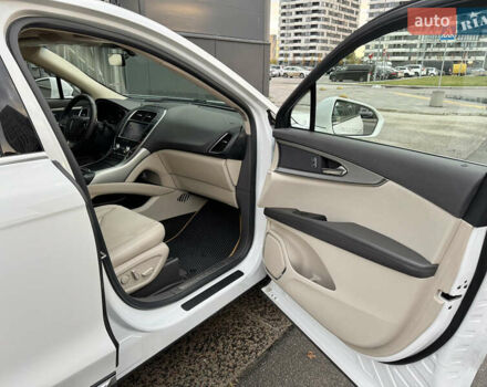 Белый Линкольн Nautilus, объемом двигателя 2 л и пробегом 35 тыс. км за 21500 $, фото 21 на Automoto.ua