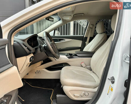 Белый Линкольн Nautilus, объемом двигателя 2 л и пробегом 35 тыс. км за 21500 $, фото 40 на Automoto.ua