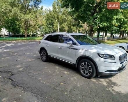 Белый Линкольн Nautilus, объемом двигателя 2 л и пробегом 78 тыс. км за 23700 $, фото 4 на Automoto.ua