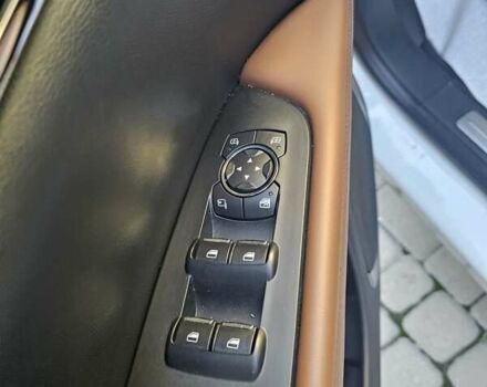 Белый Линкольн Nautilus, объемом двигателя 2 л и пробегом 30 тыс. км за 30000 $, фото 12 на Automoto.ua