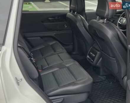 Білий Лінкольн Nautilus, об'ємом двигуна 2 л та пробігом 17 тис. км за 55500 $, фото 21 на Automoto.ua