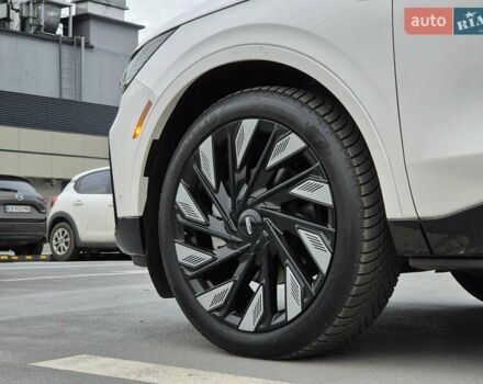 Білий Лінкольн Nautilus, об'ємом двигуна 2 л та пробігом 17 тис. км за 55500 $, фото 9 на Automoto.ua