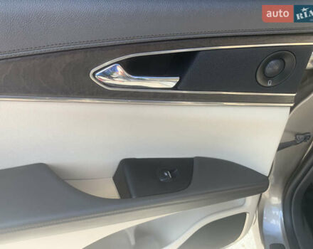 Бежевый Линкольн Nautilus, объемом двигателя 2 л и пробегом 116 тыс. км за 23900 $, фото 23 на Automoto.ua