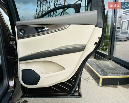 Коричневый Линкольн Nautilus, объемом двигателя 2.69 л и пробегом 77 тыс. км за 24500 $, фото 24 на Automoto.ua