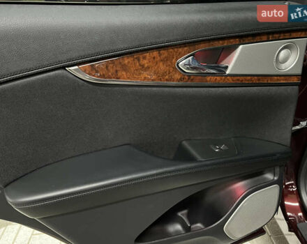 Красный Линкольн Nautilus, объемом двигателя 2.69 л и пробегом 84 тыс. км за 28000 $, фото 41 на Automoto.ua