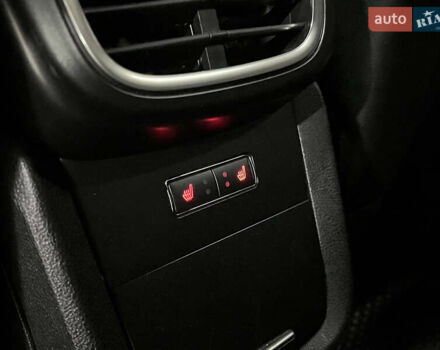 Красный Линкольн Nautilus, объемом двигателя 2.69 л и пробегом 84 тыс. км за 28000 $, фото 43 на Automoto.ua