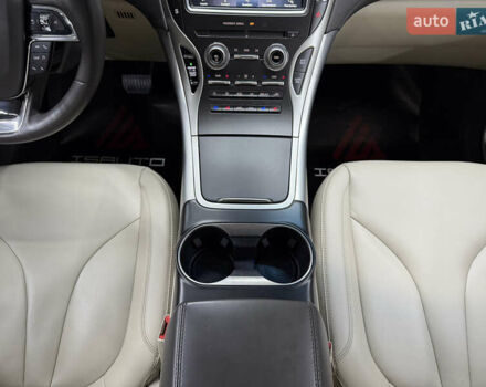 Серый Линкольн Nautilus, объемом двигателя 2 л и пробегом 153 тыс. км за 19900 $, фото 27 на Automoto.ua