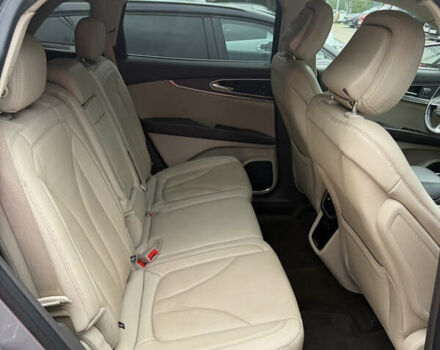 Сірий Лінкольн Nautilus, об'ємом двигуна 2 л та пробігом 59 тис. км за 24999 $, фото 4 на Automoto.ua