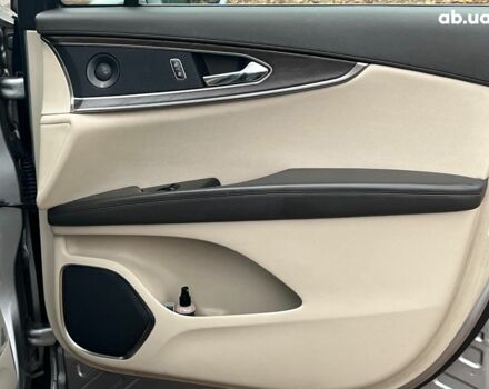 Серый Линкольн Nautilus, объемом двигателя 2 л и пробегом 61 тыс. км за 24990 $, фото 14 на Automoto.ua