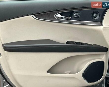 Серый Линкольн Nautilus, объемом двигателя 2 л и пробегом 61 тыс. км за 24990 $, фото 28 на Automoto.ua