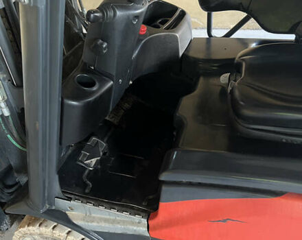 Красный Линде E14, объемом двигателя 0 л и пробегом 12 тыс. км за 11000 $, фото 2 на Automoto.ua