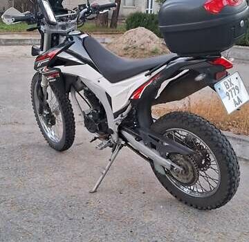 Лонкин LX 250GY-3 2019 в Нетешине на Automoto.ua Черный Лонкин LX 250GY-3, объемом двигателя 0.25 л и пробегом 22 тыс. км за 1450 $, фото 5 на Automoto.ua