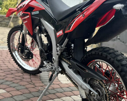 Красный Лонкин LX 250GY-3, объемом двигателя 0 л и пробегом 7 тыс. км за 1799 $, фото 1 на Automoto.ua