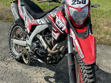 Лонкин LX 250GY-3 2016 в Ужгороде на Automoto.ua Красный Лонкин LX 250GY-3, объемом двигателя 0.25 л и пробегом 6 тыс. км за 1400 $, фото 1 на Automoto.ua