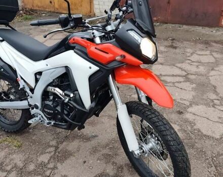 Красный Лонкин LX 250GY-3G, объемом двигателя 0.22 л и пробегом 23 тыс. км за 1750 $, фото 1 на Automoto.ua