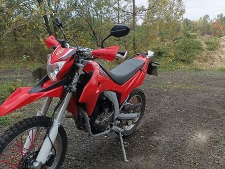 Лонкин LX 250GY-3G 2023 в Костополе на Automoto.ua Красный Лонкин LX 250GY-3G, объемом двигателя 0.25 л и пробегом 6 тыс. км за 2000 $, фото 1 на Automoto.ua