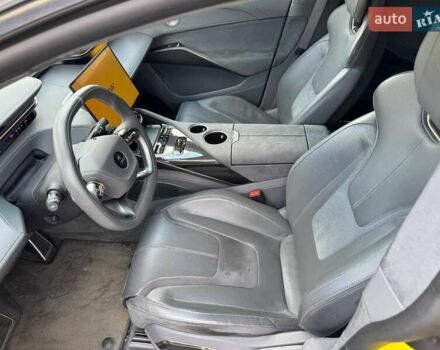 Жовтий Лотус Eletre, об'ємом двигуна 0 л та пробігом 3 тис. км за 135500 $, фото 7 на Automoto.ua