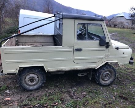 Бежевый ЛуАЗ 969 Волинь, объемом двигателя 1.6 л и пробегом 555 тыс. км за 1550 $, фото 3 на Automoto.ua